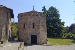 battistero abbazia agliate esterno verticale-social